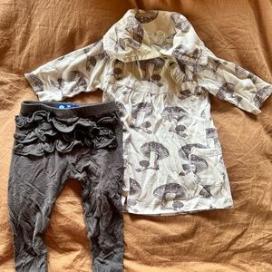 0-3m Organic cotton mushroom top by Kate Quinn paired with 0-3m kickee pants